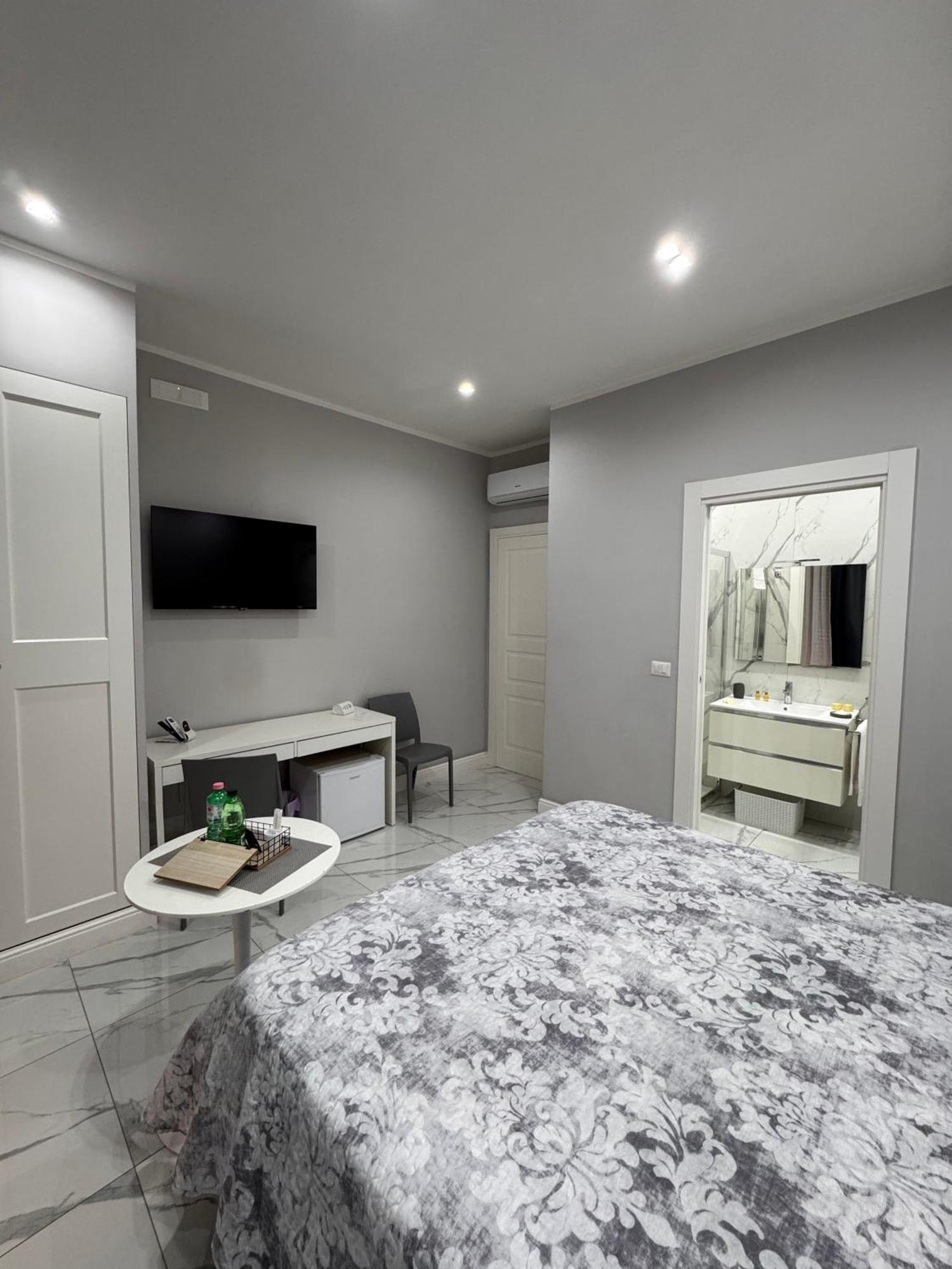Lady Mary'S Luxury Suites 나폴리 외부 사진