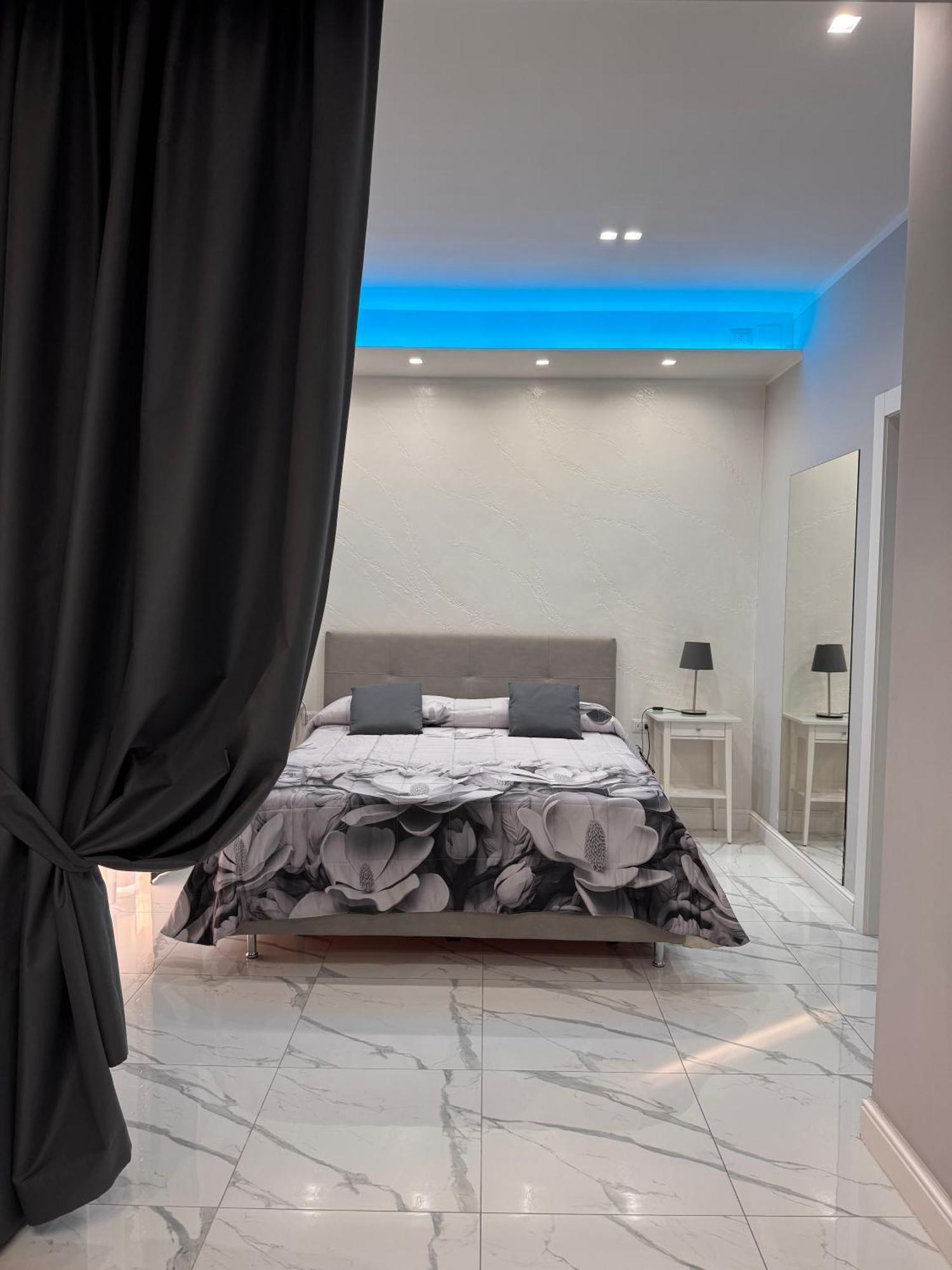 Lady Mary'S Luxury Suites 나폴리 외부 사진